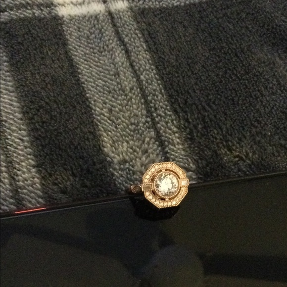 🔥🔥💍 Diamond Rose Ring 💍🔥🔥 - Picture 3 of 4